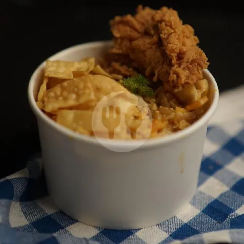 Mie Nyemek Crispy Chicken